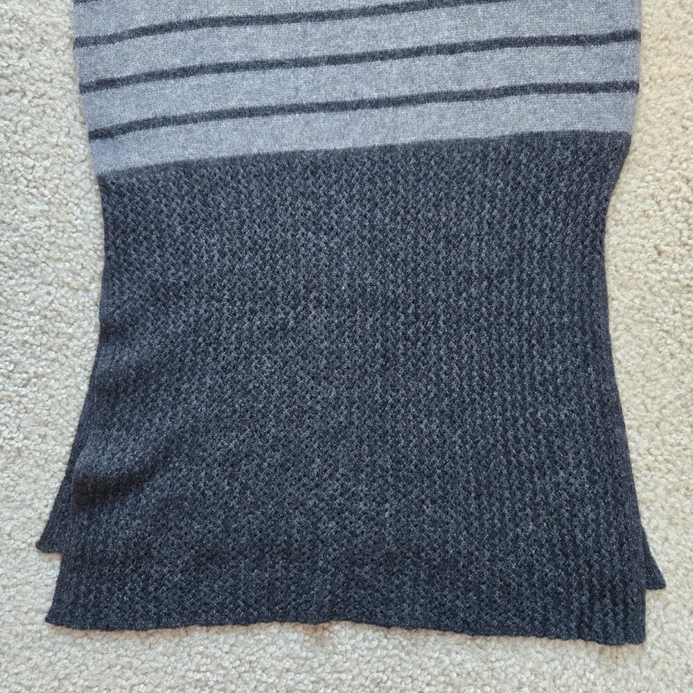 Qi Cashmere Scarf Grey Black - Picture 2 of 7